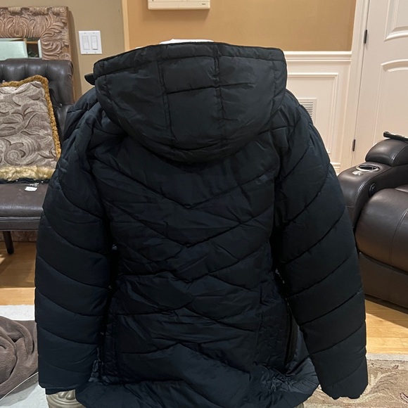 BRAND NEW Lands' End Girl’s Black Puffer Jacket with Hood - Picture 6 of 11